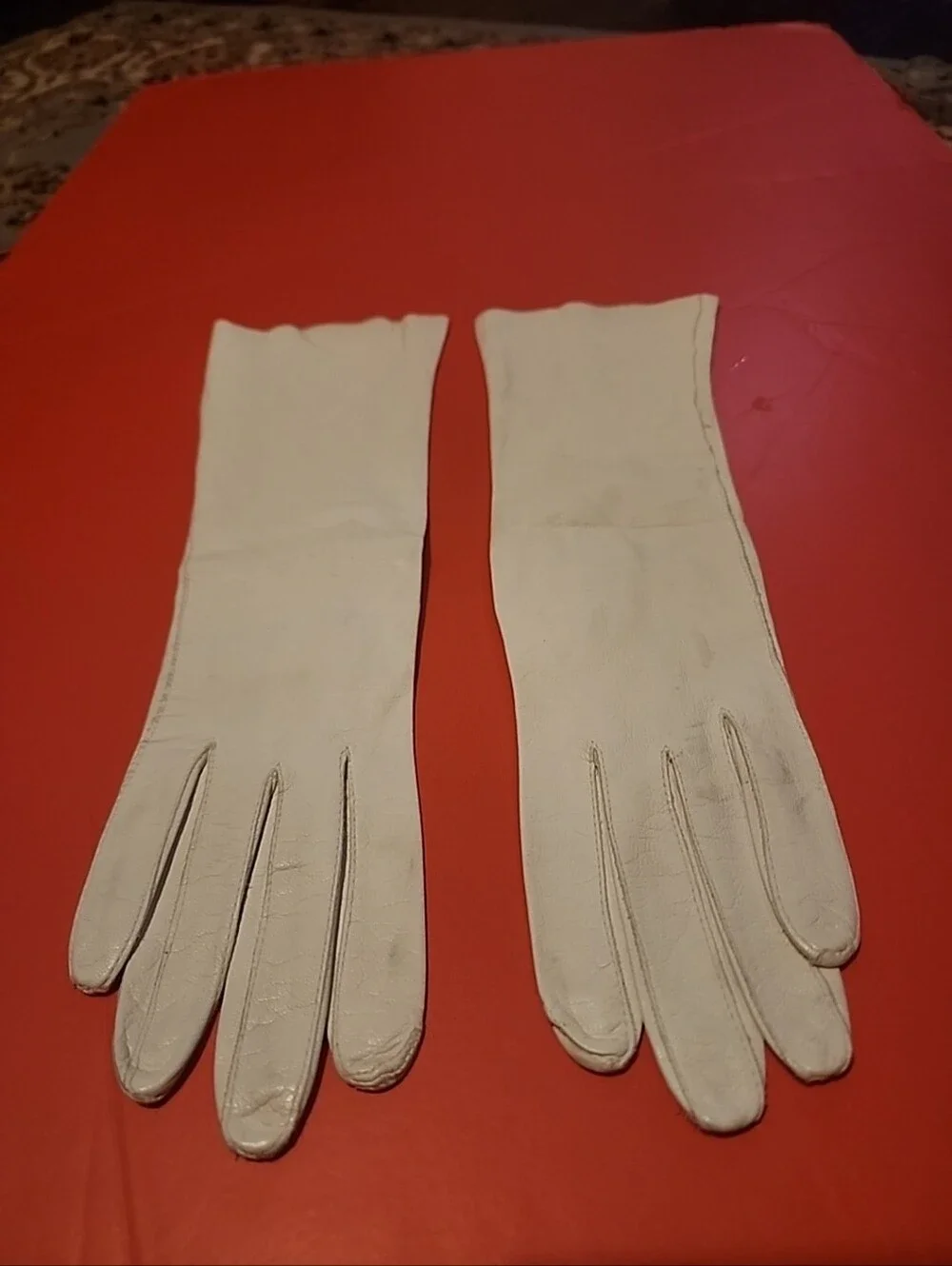 Vintage 1960s Off White Kidskin Leather Gloves Size 6 1/2 Mid Arm Unlined